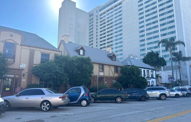 1772-1782 ORCHID AVE.