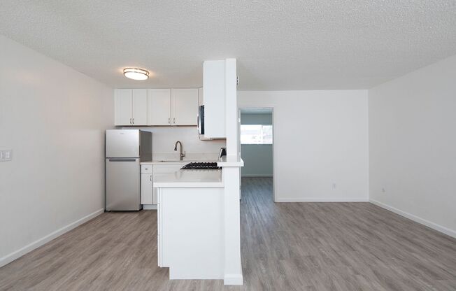 1 bed, 1 bath, $2,095, Unit 11