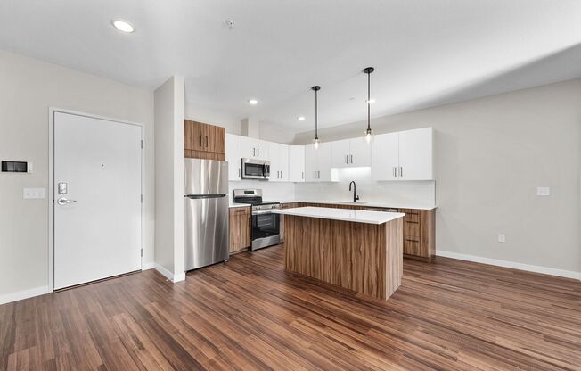 2 beds, 2 baths, 1,210 sqft, $1,950, Unit 520