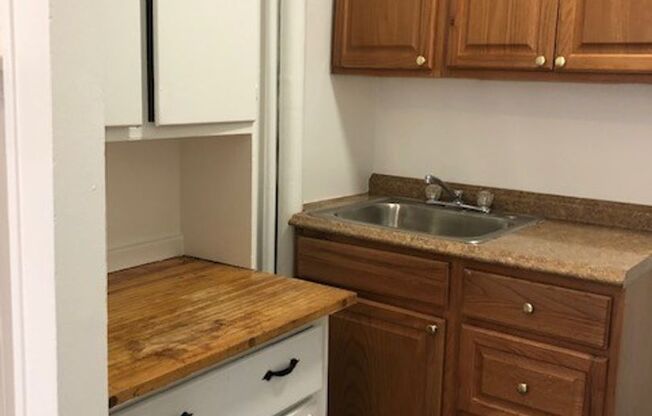 Studio, 1 bath, 467 sqft, $1,250, Unit King Edward Annex 34