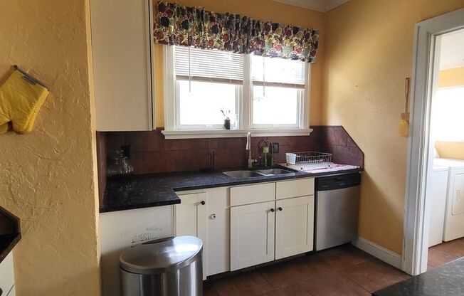 4 beds, 2.5 baths, $1,900