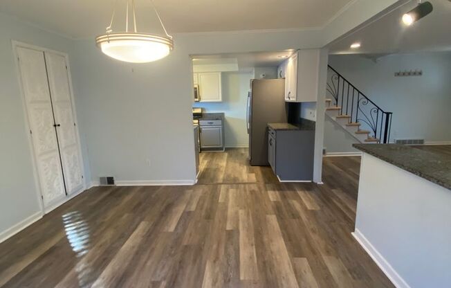 4 Bedroom/ 2 Bathroom House in Dormont Available 7/1/2026