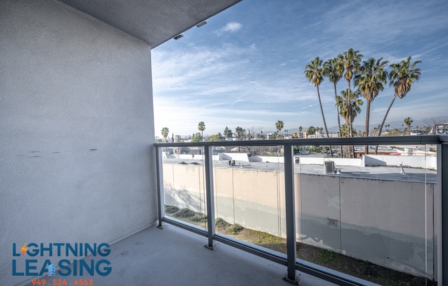 11405 CHANDLER BLVD