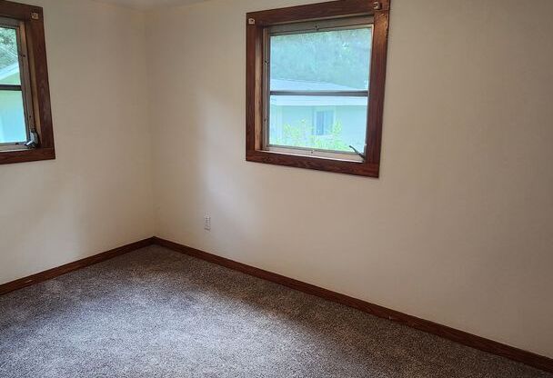 3 beds, 1 bath, $1,700