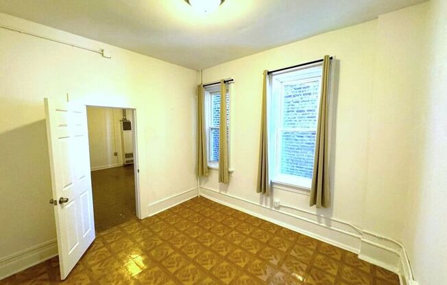 1325 W 18 ST