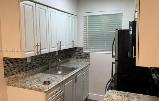 1 bed, 1 bath, 650 sqft, $1,550, Unit 105