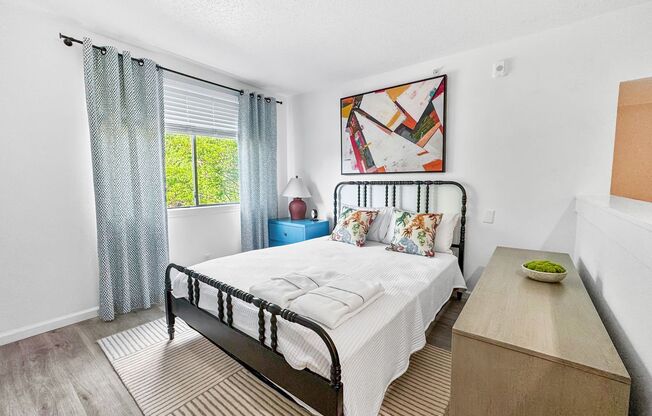 2 beds, 2 baths, 700 sqft, $1,560, Unit 1008-203