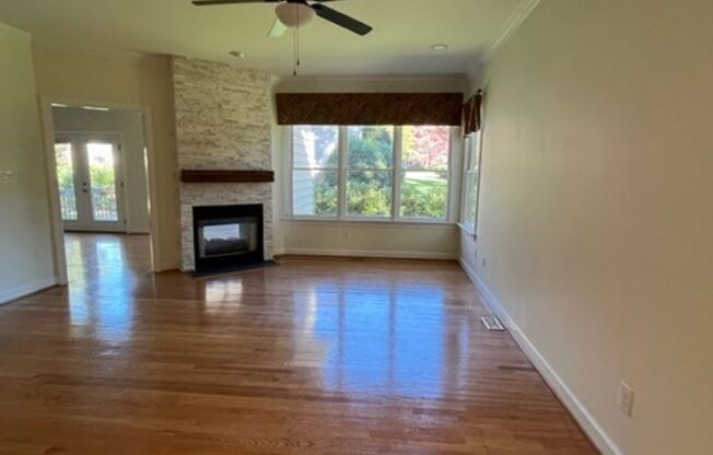 4 beds, 2 baths, $3,000