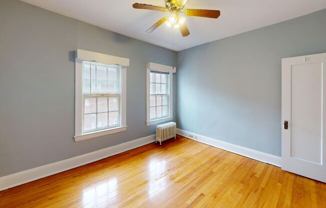 3 beds, 1 bath, 1,260 sqft, $1,275