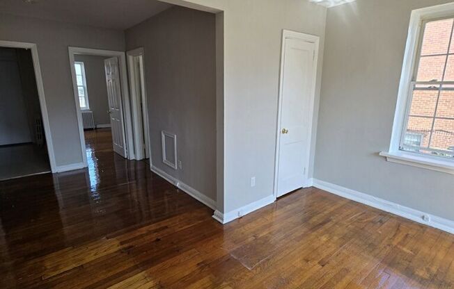 3202 EAST CAPITOL ST NE