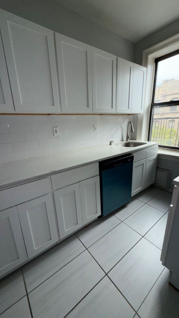 Renovated Apartments Near Journal Square PATH – 2685 Kennedy Blvd