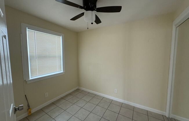 2 beds, 1 bath, 800 sqft, $1,375, Unit 15313 Center Street , Victorville, CA 92395 - UNIT C