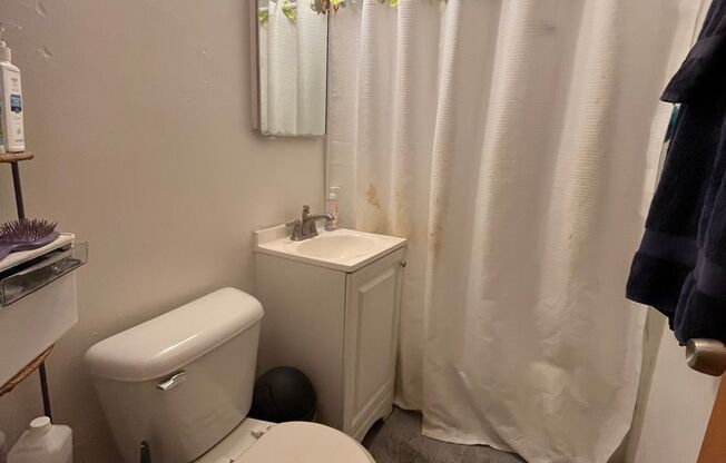 2 beds, 1 bath, 950 sqft, $1,075, Unit #55
