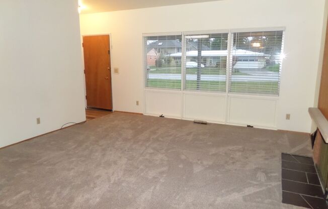 Adorable & Immaculate 3-Bedroom House with Large Fenced Yard!
