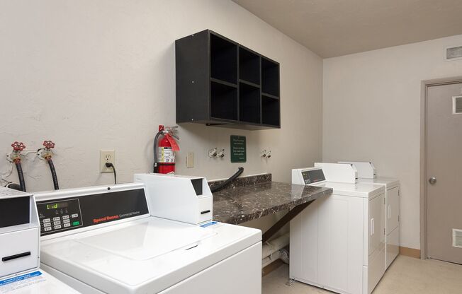 Studio, 1 bath, 350 sqft, $1,095, Unit 08