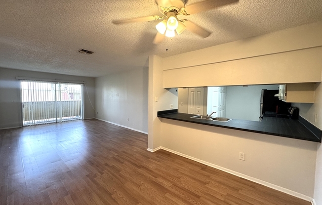 652 KENWICK CIR