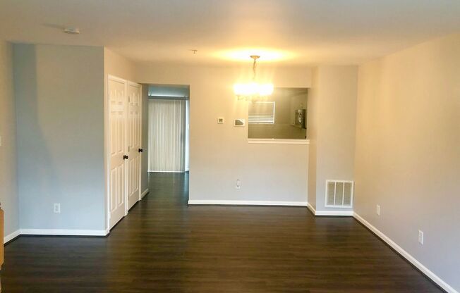 Stunning 4 BR /2.5 Townhome in Stoney Beach!