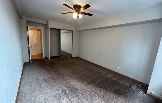 2 beds, 1 bath, 1,250 sqft, $2,700, Unit 418-0405