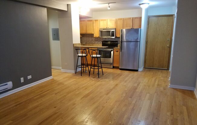1 bed, 1 bath, 700 sqft, $1,850, Unit 418-0601