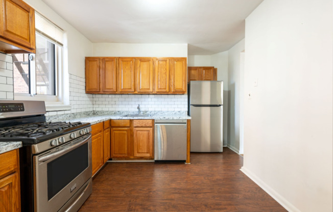 2 beds, 1 bath, 960 sqft, $2,950, Unit 2P