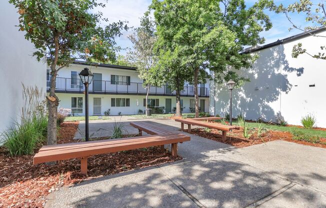 2 beds, 1 bath, 880 sqft, $1,750, Unit 110