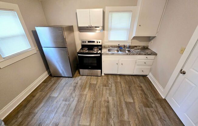 1 bed, 1 bath, $750, Unit Apt. A