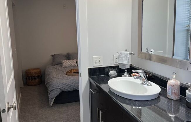 1 bed, 1 bath, 650 sqft, $1,295, Unit Unit 206 A700