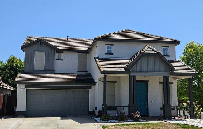 Beautiful 4/3  in Natomas w/ heated pool!