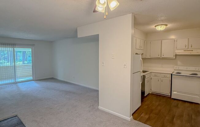 1 bed, 1 bath, 650 sqft, $950, Unit F8