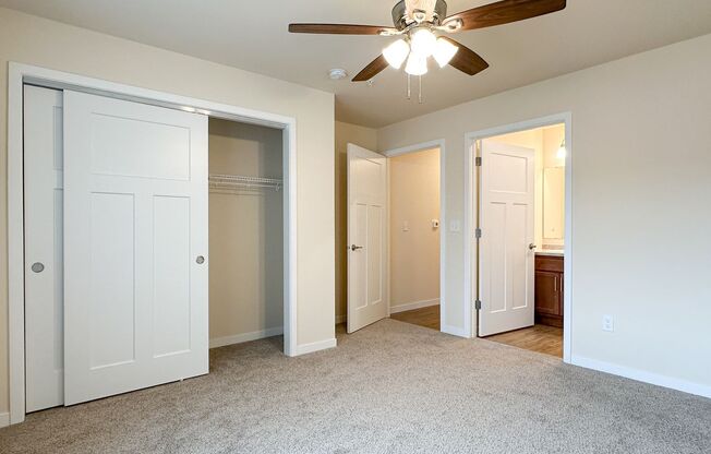 3 beds, 2 baths, 1,186 sqft, $1,385, Unit FL 5859-19