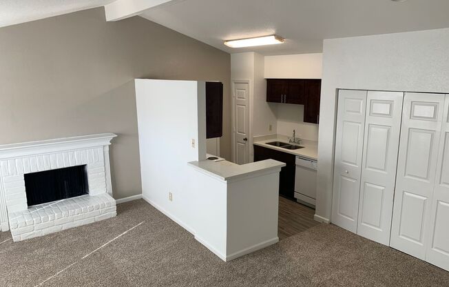 2 beds, 2 baths, 1,038 sqft, $1,215, Unit 0111