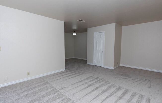 Charming 1-Bedroom Condo in Guard-Gated Bella Vita!