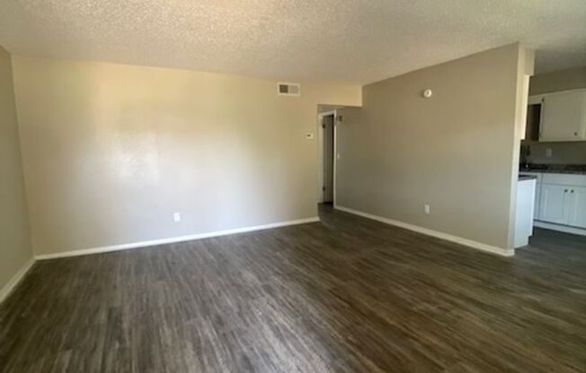 2 beds, 1 bath, 900 sqft, $750, Unit 6220-202