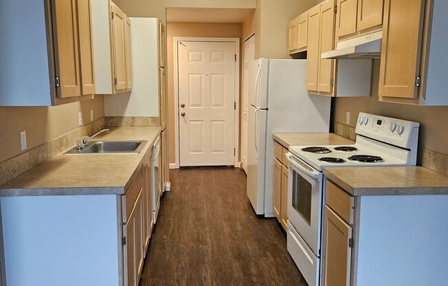 1 bed, 1 bath, 735 sqft, $1,325, Unit 233