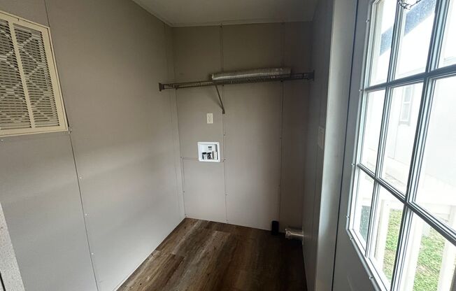 2 beds, 2 baths, $850, Unit B-15