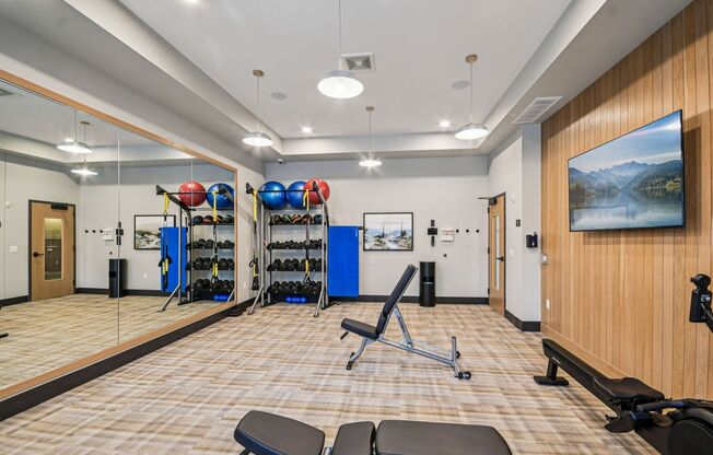 1 bed, 1 bath, 734 sqft, $2,595, Unit 318