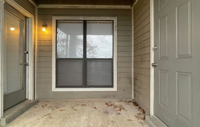 2 beds, 2 baths, $1,025, Unit APARTMENT A