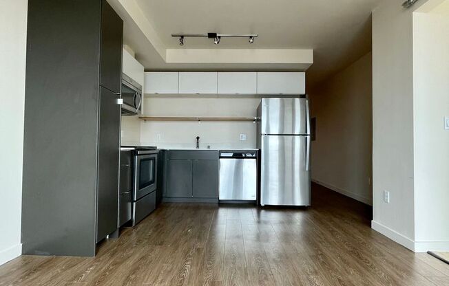 1 bed, 1 bath, 600 sqft, $1,925, Unit 409