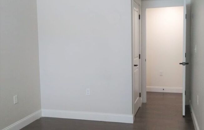 2 beds, 1 bath, 831 sqft, $2,100, Unit 102