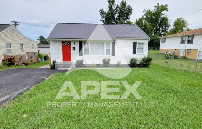 Beautiful 2 Bd -1 Ba Single Family Home in North Knoxville!