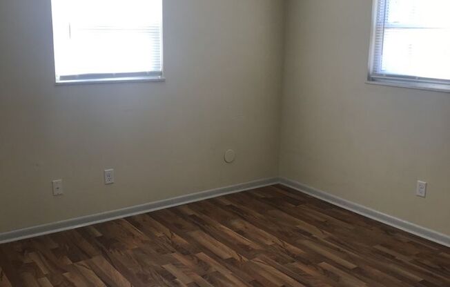 2 beds, 1 bath, 800 sqft, $1,200, Unit 8669E
