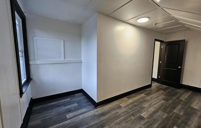 Beautiful 4 Bed, 1 Bath Home for Rent- Spacious, Modern, and Move in Ready!