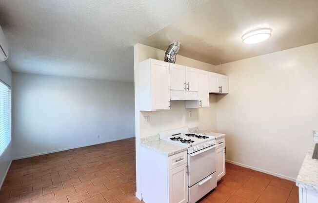 1501 E South