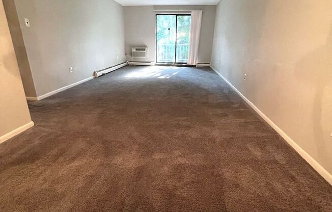 2 beds, 1 bath, 800 sqft, $1,250, Unit A-32