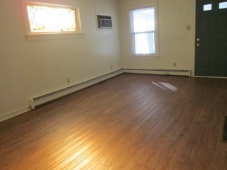 3 beds, 1 bath, $1,000