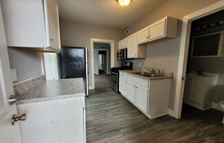 2 beds, 1 bath, 700 sqft, $675, Unit 2025 1/2