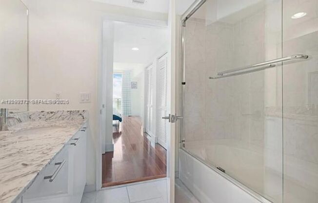 2 beds, 2.5 baths, $6,500, Unit # 3710