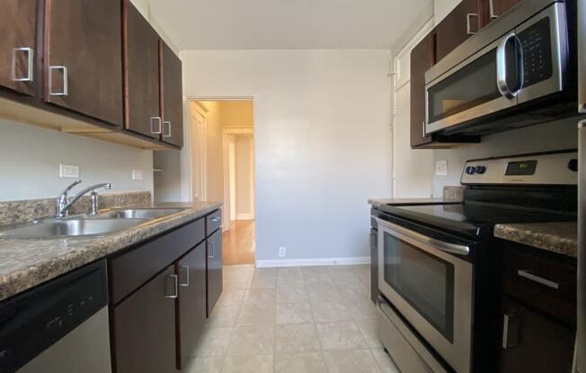 801-13 W. Cornelia