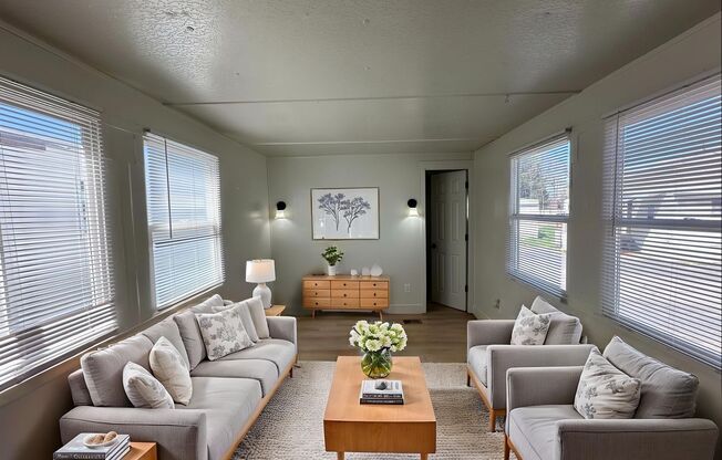 2 beds, 1 bath, 600 sqft, $1,199, Unit T18