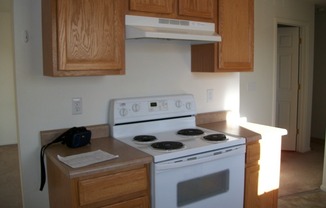 2 beds, 1.5 baths, 875 sqft, $975, Unit Apt C